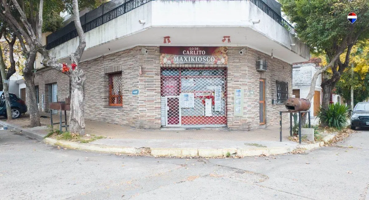 VENTA CASA 3 UNIDADES EN BLOCK CON LOCAL Y GARAGE 8