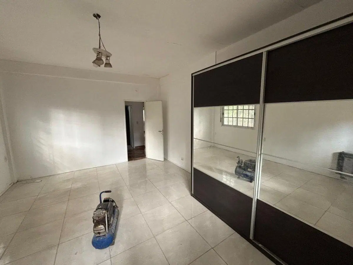 VENTA DE CASA 4 AMB CON LOCAL-COCHERA EN ALT BROWN 2