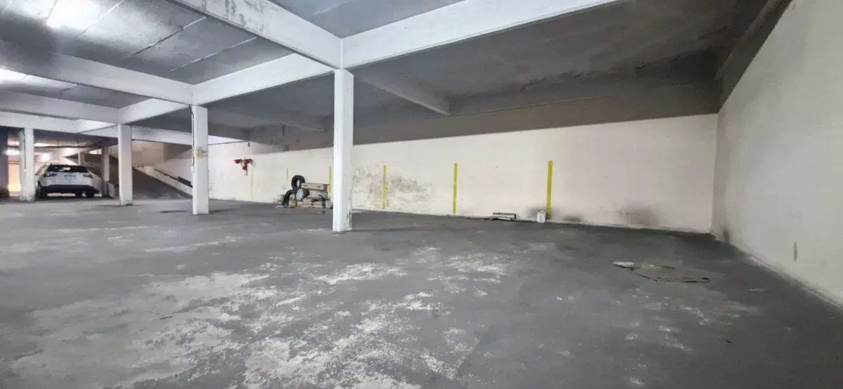 VENTA COCHERA EN QUILMES CENTRO TECHADA 2