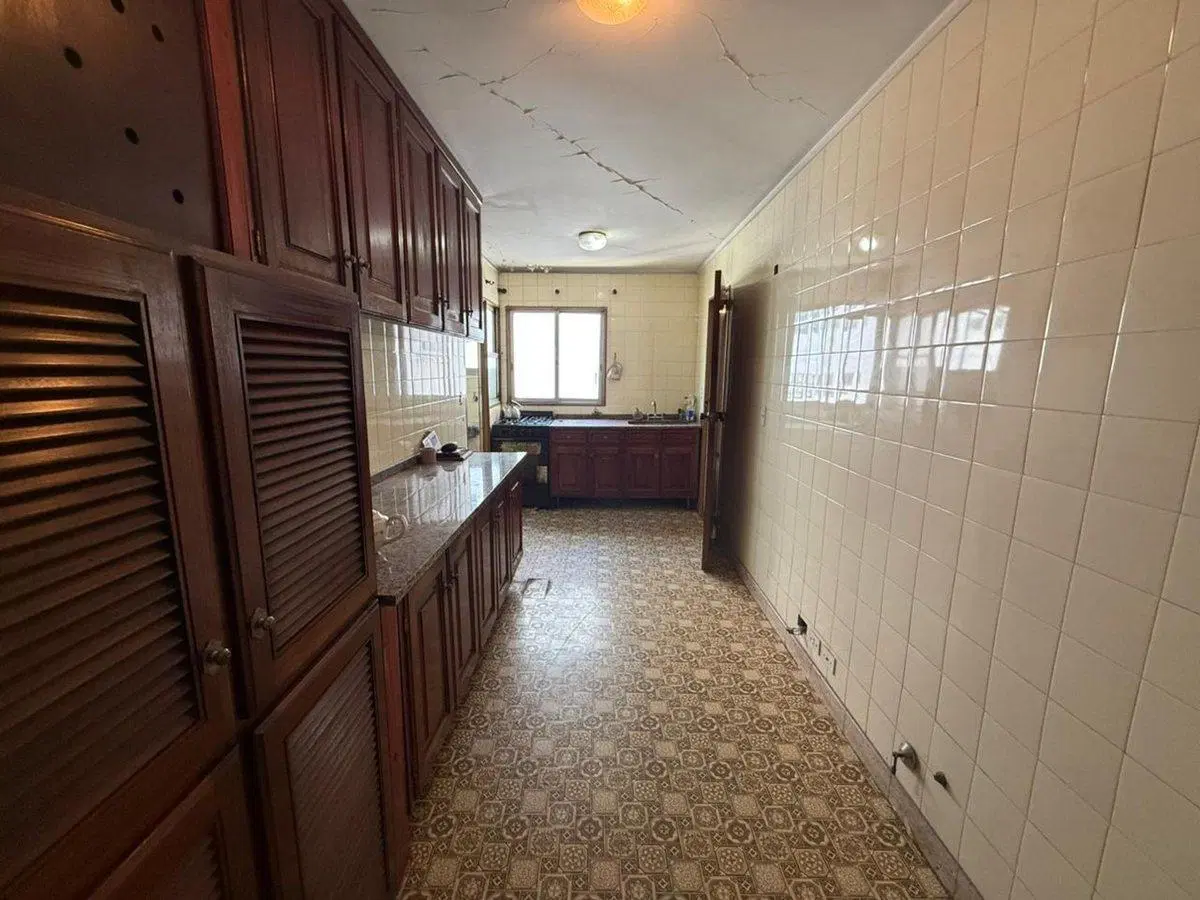 VENTA DEPTO 4 AMBIENTES CON COCHERA EN AVELLANEDA 5