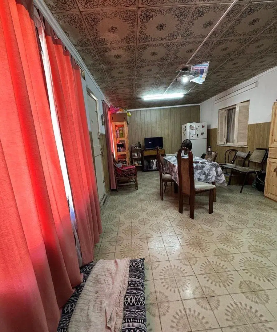 CASA 4 AMBIENTES EN VENTA EN LANUS CON GRAN PARQUE 5