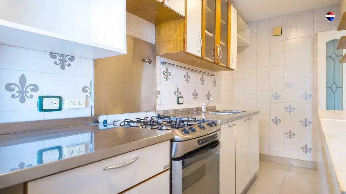 VENTA DEPTO 3 AMB. CON COCHERA. SARANDÍ. 3