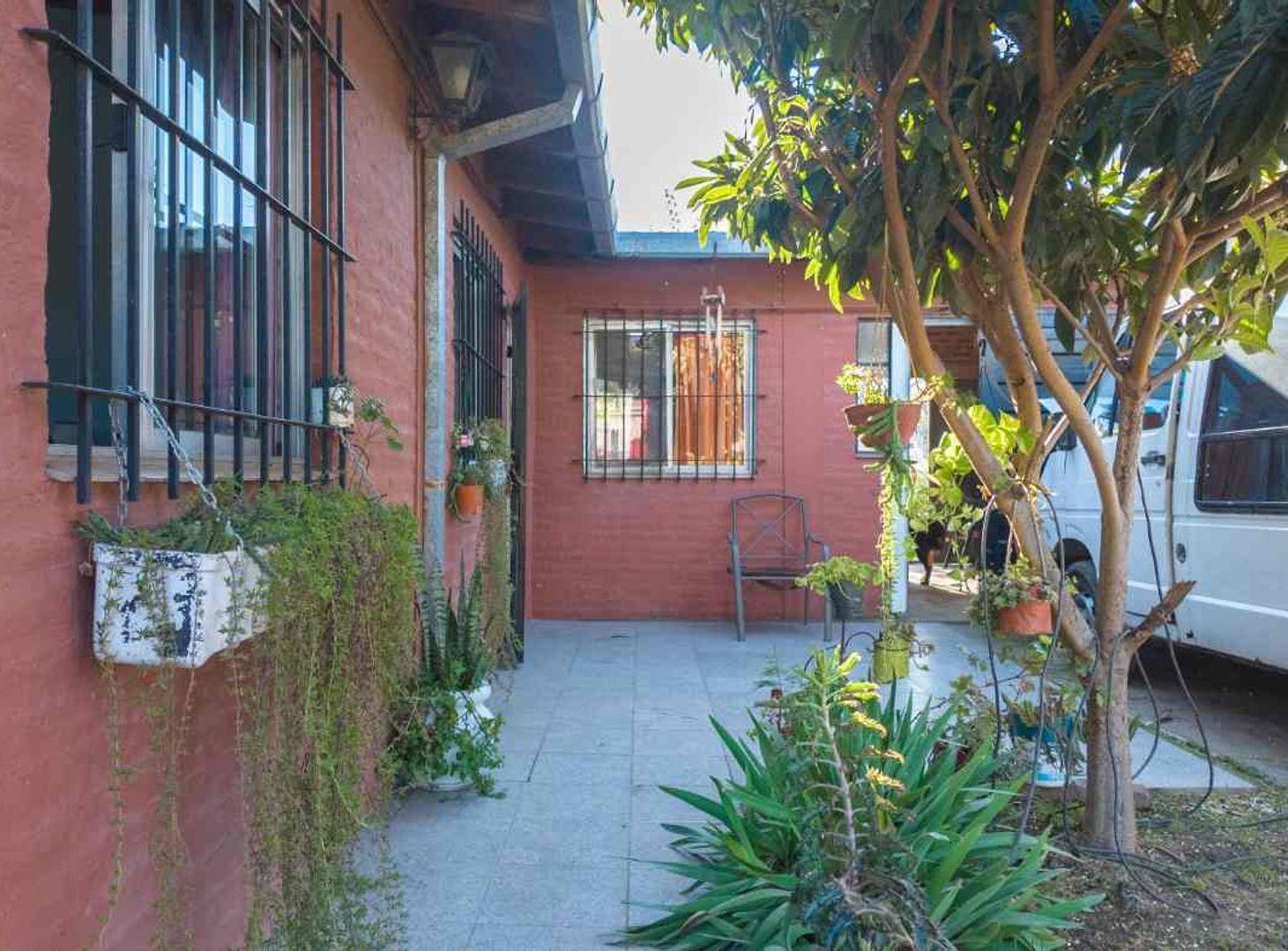 Foto de venta casa 3 ambientes con jardin en monte grande, imagen 3