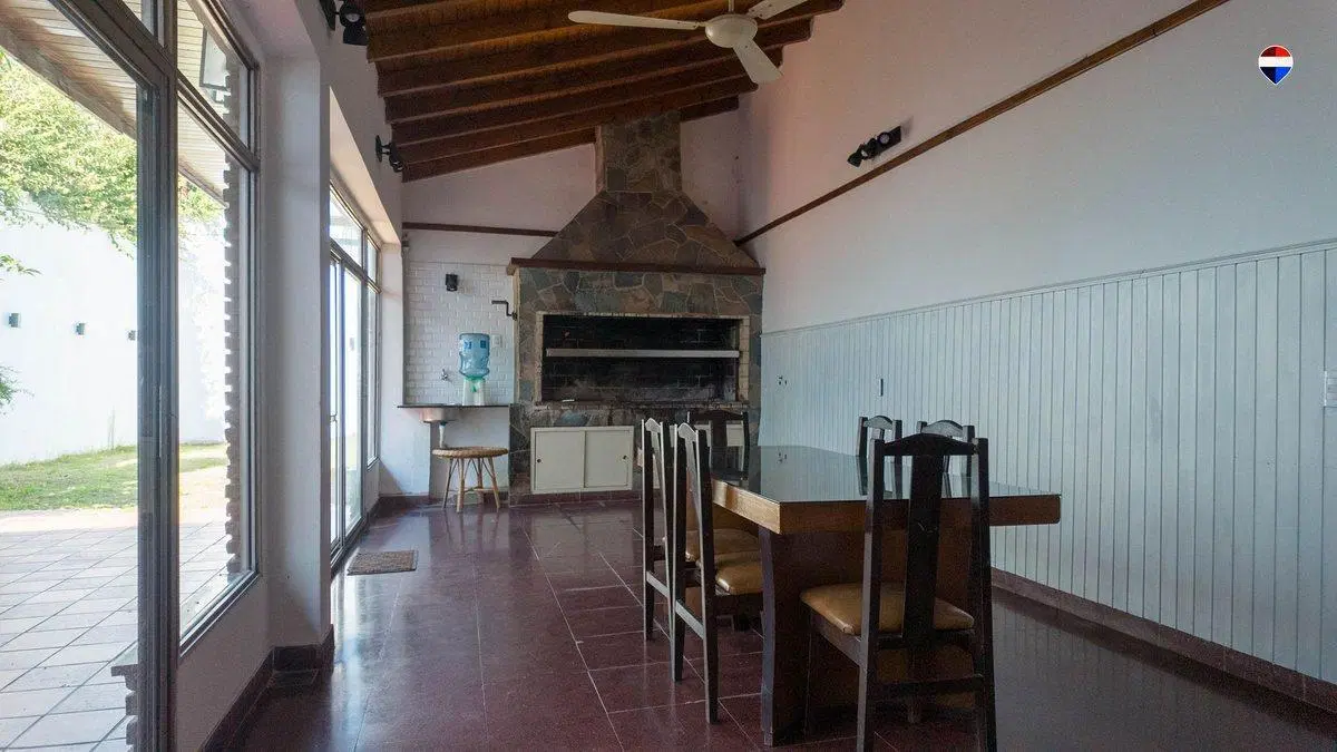 VENTA CASA 4 AMB CON COCHERA, PATIO Y QUINCHO 5