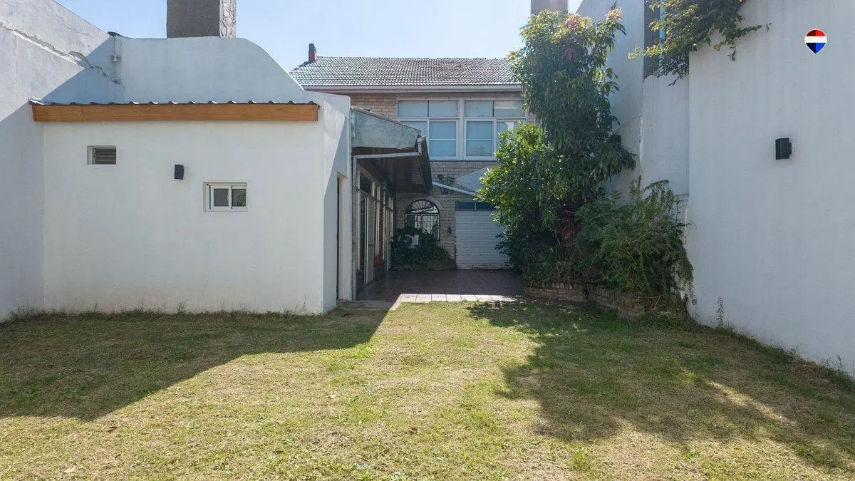 VENTA CASA 4 AMB CON COCHERA, PATIO Y QUINCHO 8