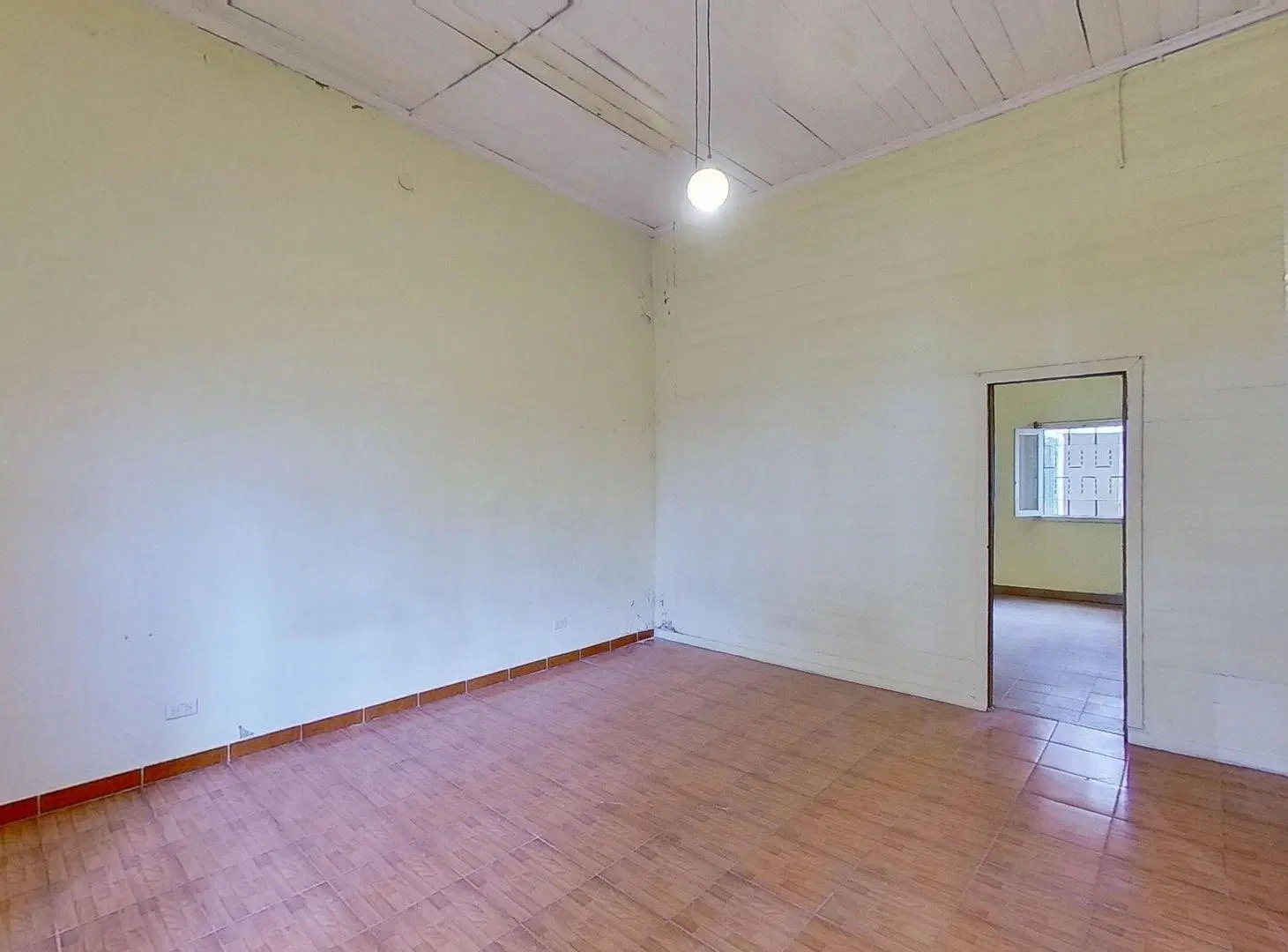 CASA 4 AMBIENTES EN VENTA EN VALENTIN ALSINA PATIO 2