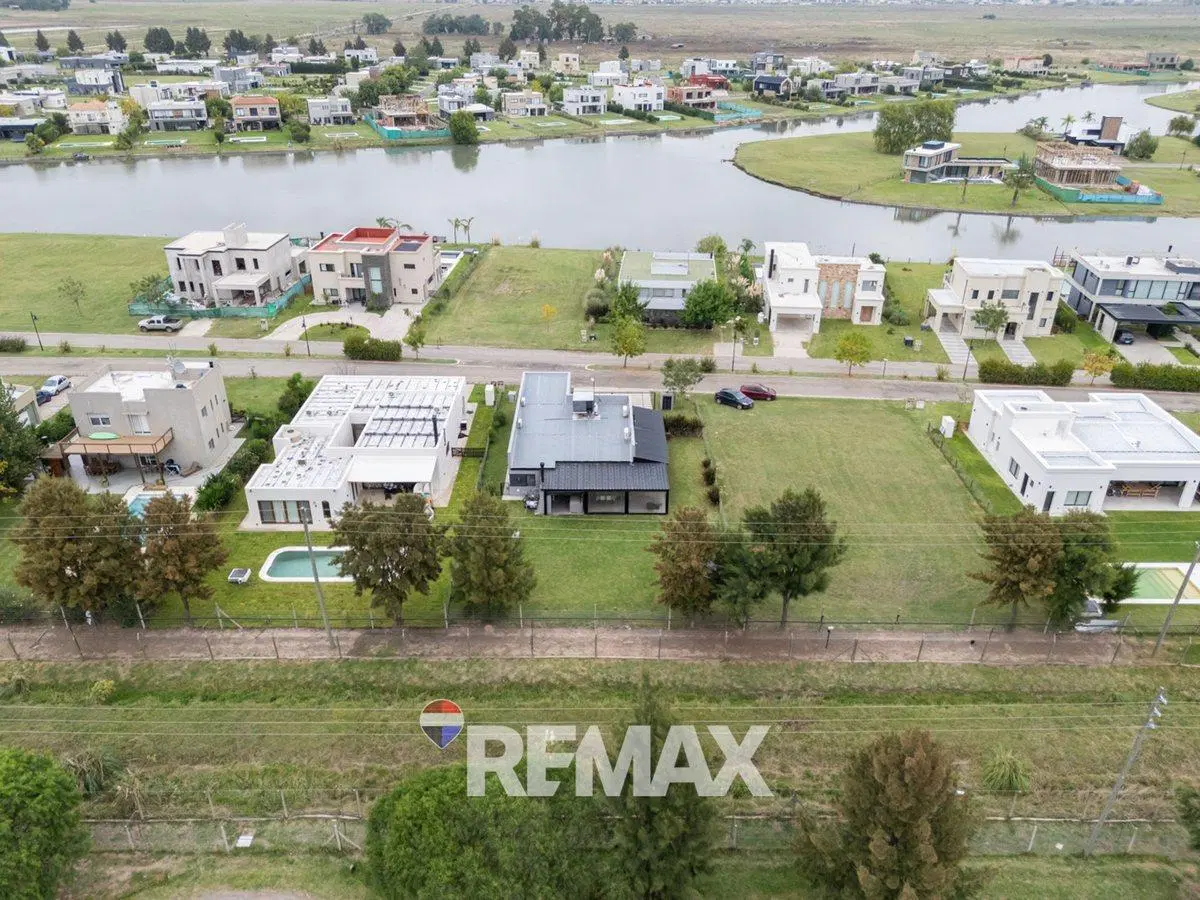 CASA 4 AMBIENTES EN VENTA EN SAN LUCAS CANNING 8
