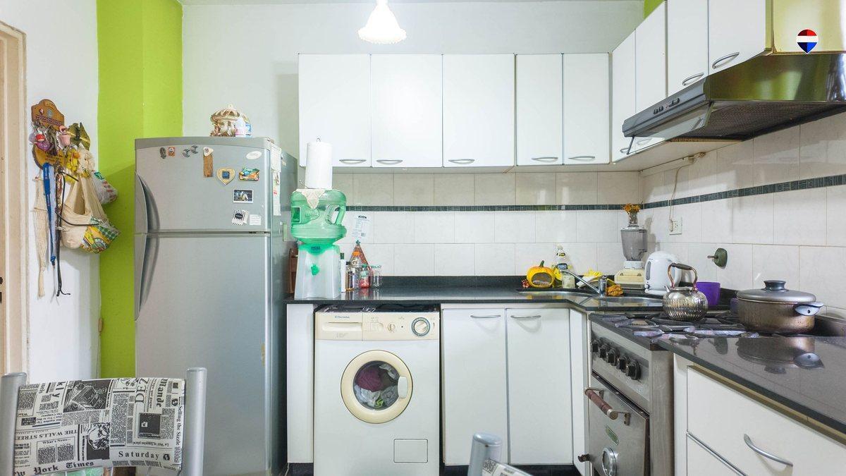 Foto de DEPTO 4 AMB EN VENTA EN SARANDI A MTS DE AV MITRE, imagen 1