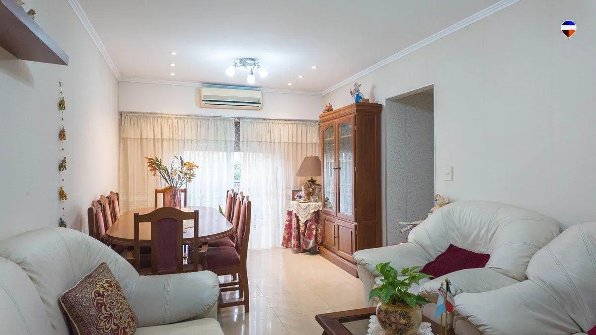 DEPTO 4 AMB EN VENTA EN SARANDI A MTS DE AV MITRE 5