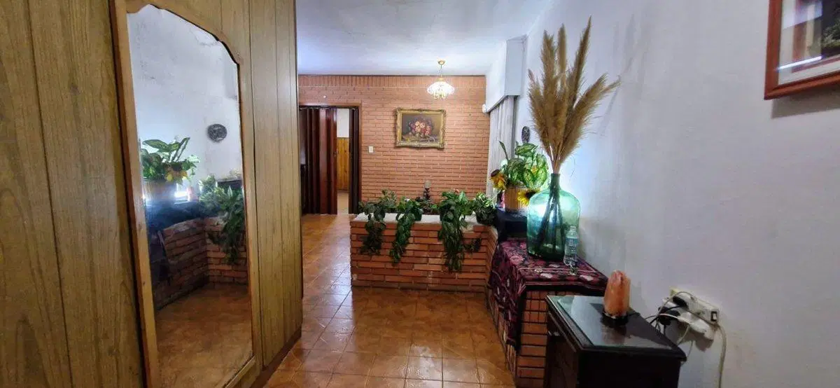 VENTA CASA 4 AMBIENTES COCHERA PATIO PARRILA 3
