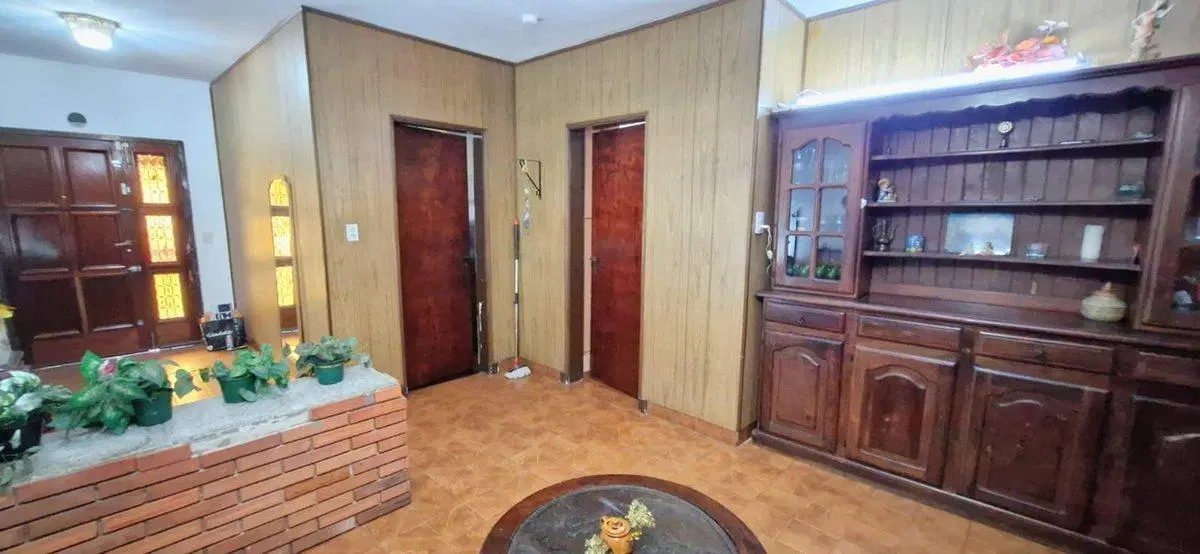 VENTA CASA 4 AMBIENTES COCHERA PATIO PARRILA 2