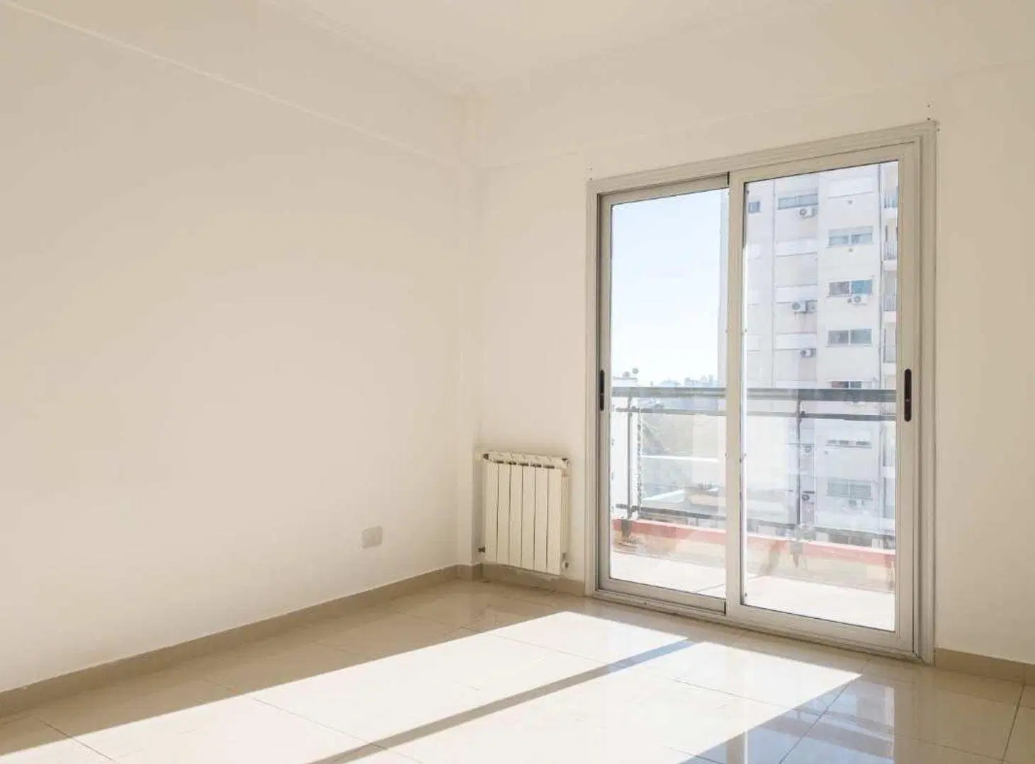 VENTA DEPARTAMENTO 2 AMB QUILMES CENTRO COCHERA 5