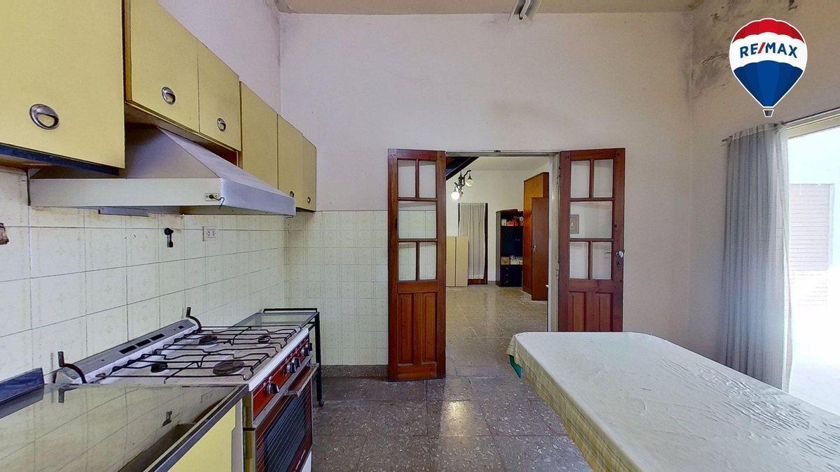 VENTA CASA 4 AMB CON GALPÓN LANÚS ESTE