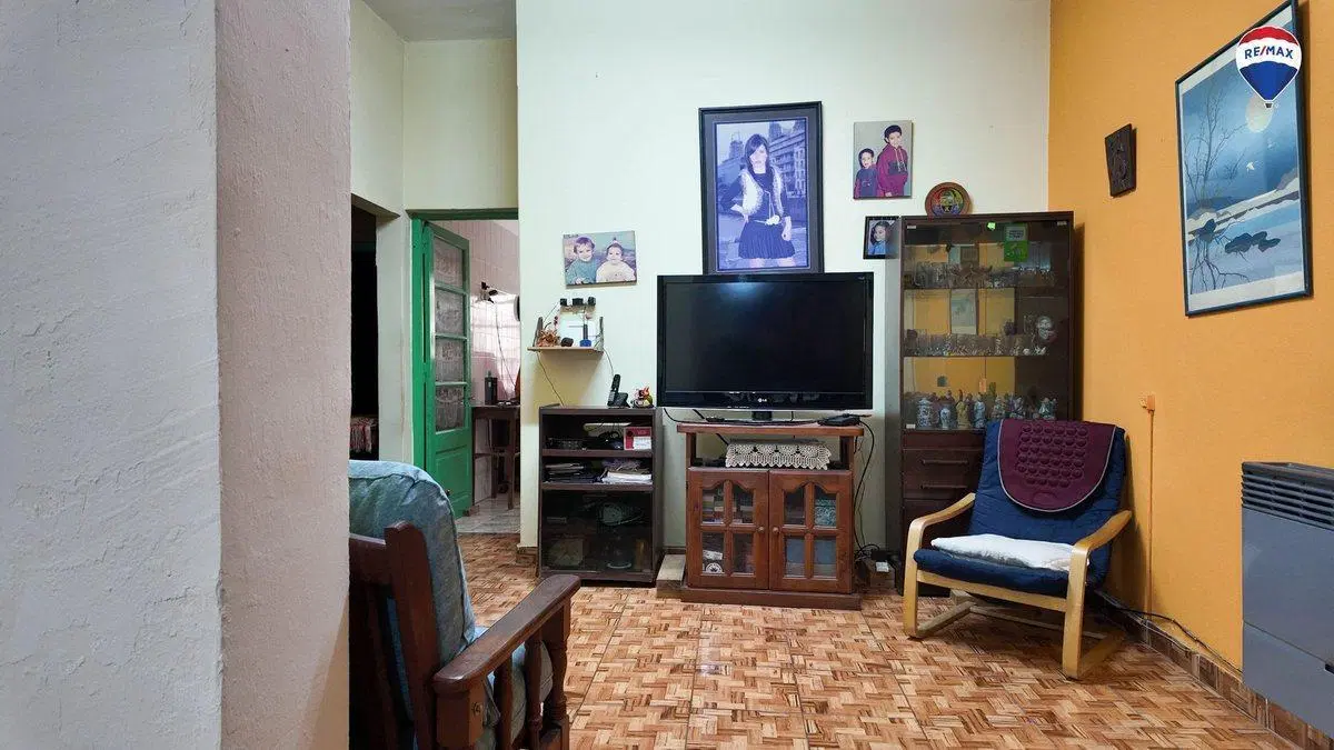 CASA 4 AMB EN VENTA EN GERLI LOCAL PATIO PARRILLA. 4