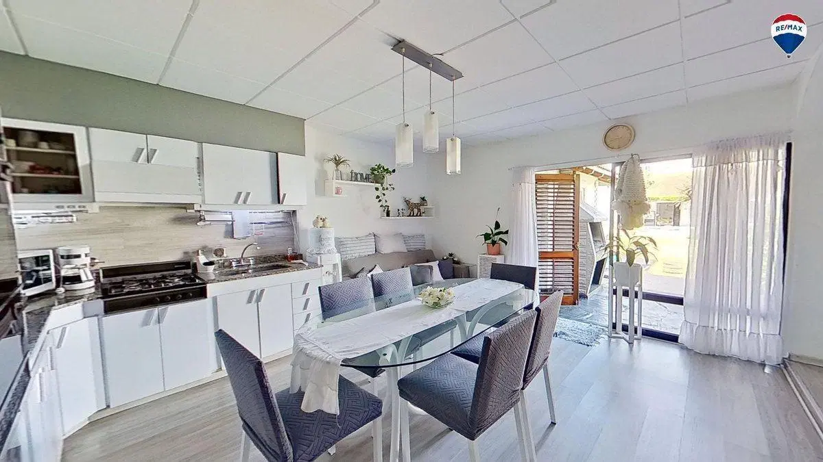 Casa 5 ambientes en venta en Banfield con pileta 4
