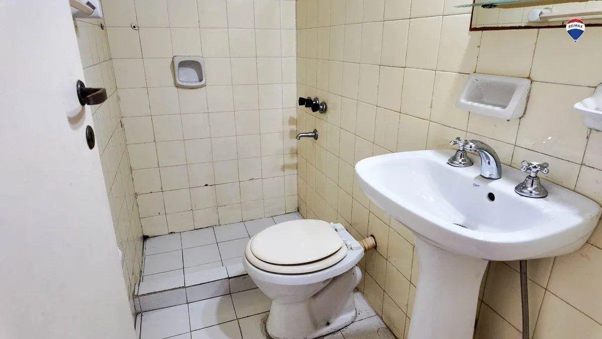 VENTA DEPTO MONOAMBIENTE 6° B CONTRAFRE AVELLANEDA 4