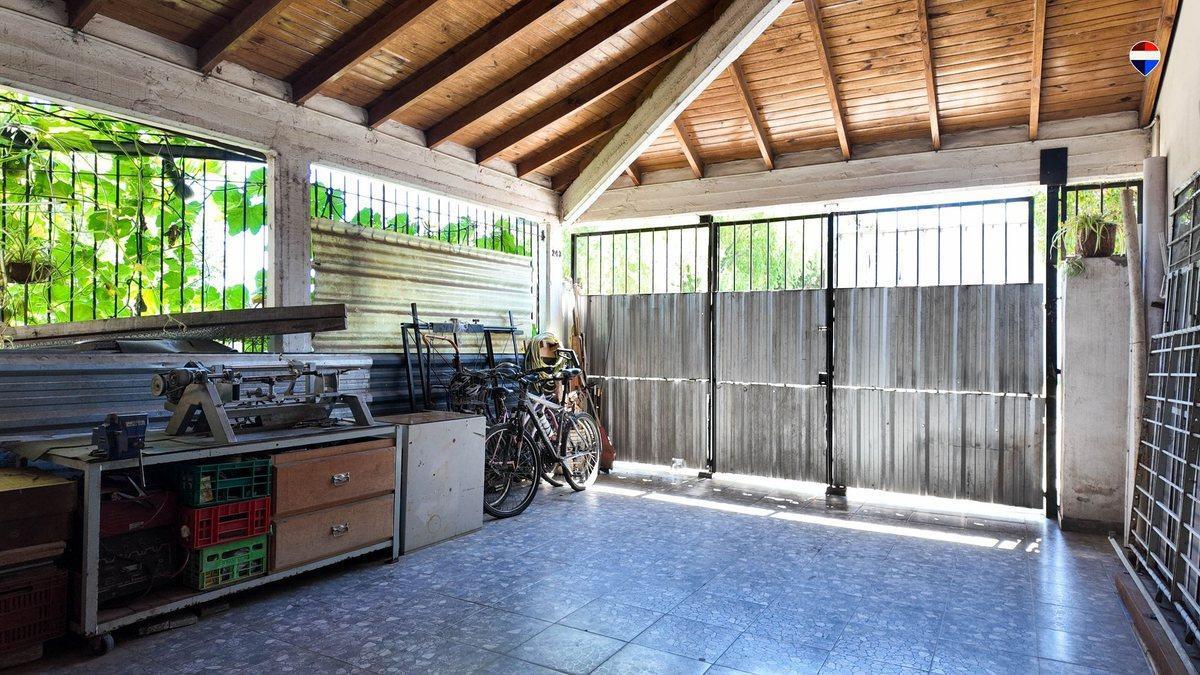 VENTA CASA 4 AMB COCHERA Y PATIO BERAZATEGUI