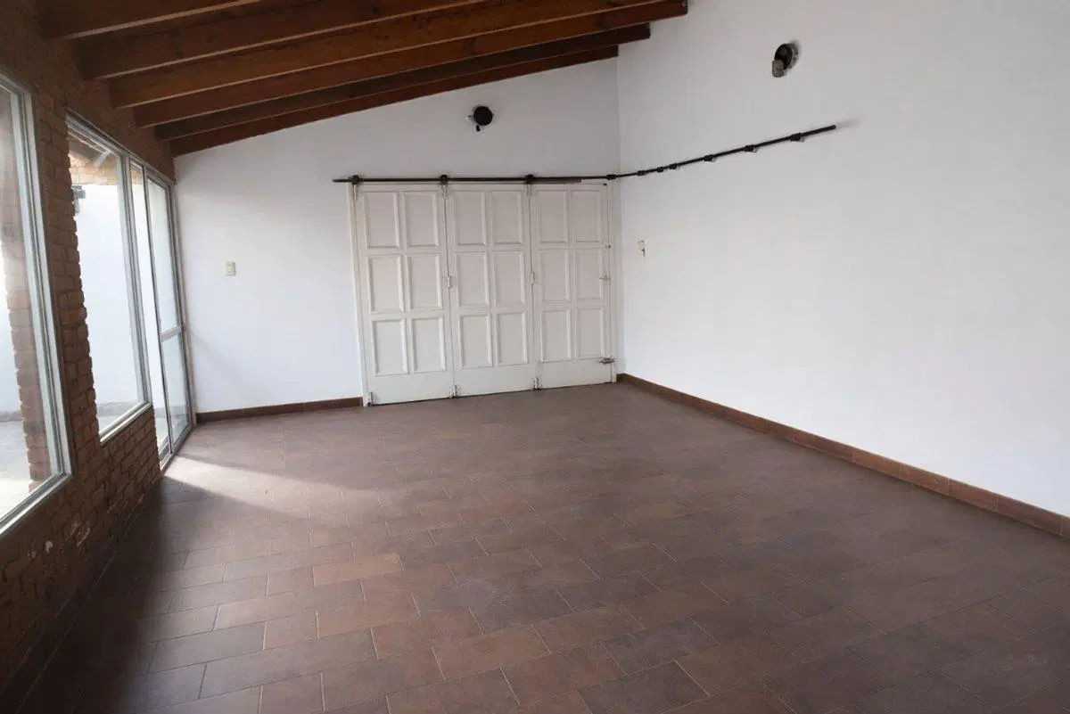 CASA 3AMB VENTA EN PINEYRO CON QUINCHO Y COCHERA 4
