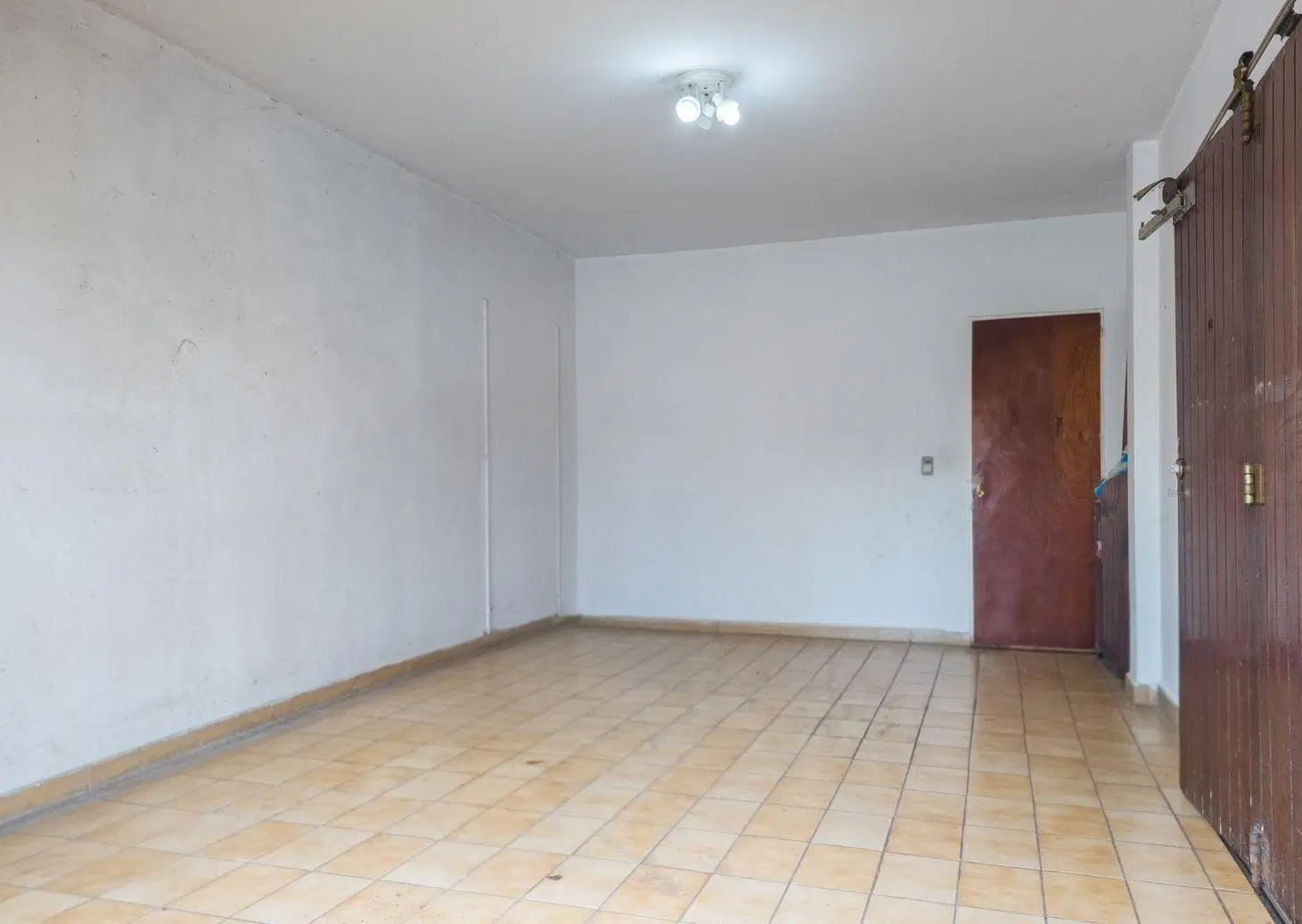 CASA 6 AMB CON COCHERA Y PARQUE EN VENTA, QUILMES 4