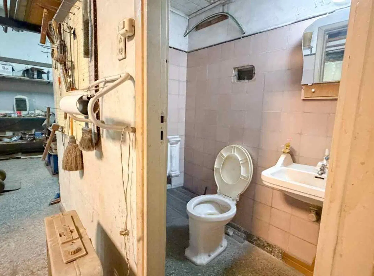 VENTA CASA 3 AMB + LOCAL AVELLANEDA 4