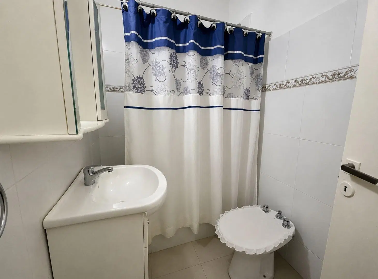 VENTA CASA 3 AMB CON PATIO Y DEPTO WILDE 2