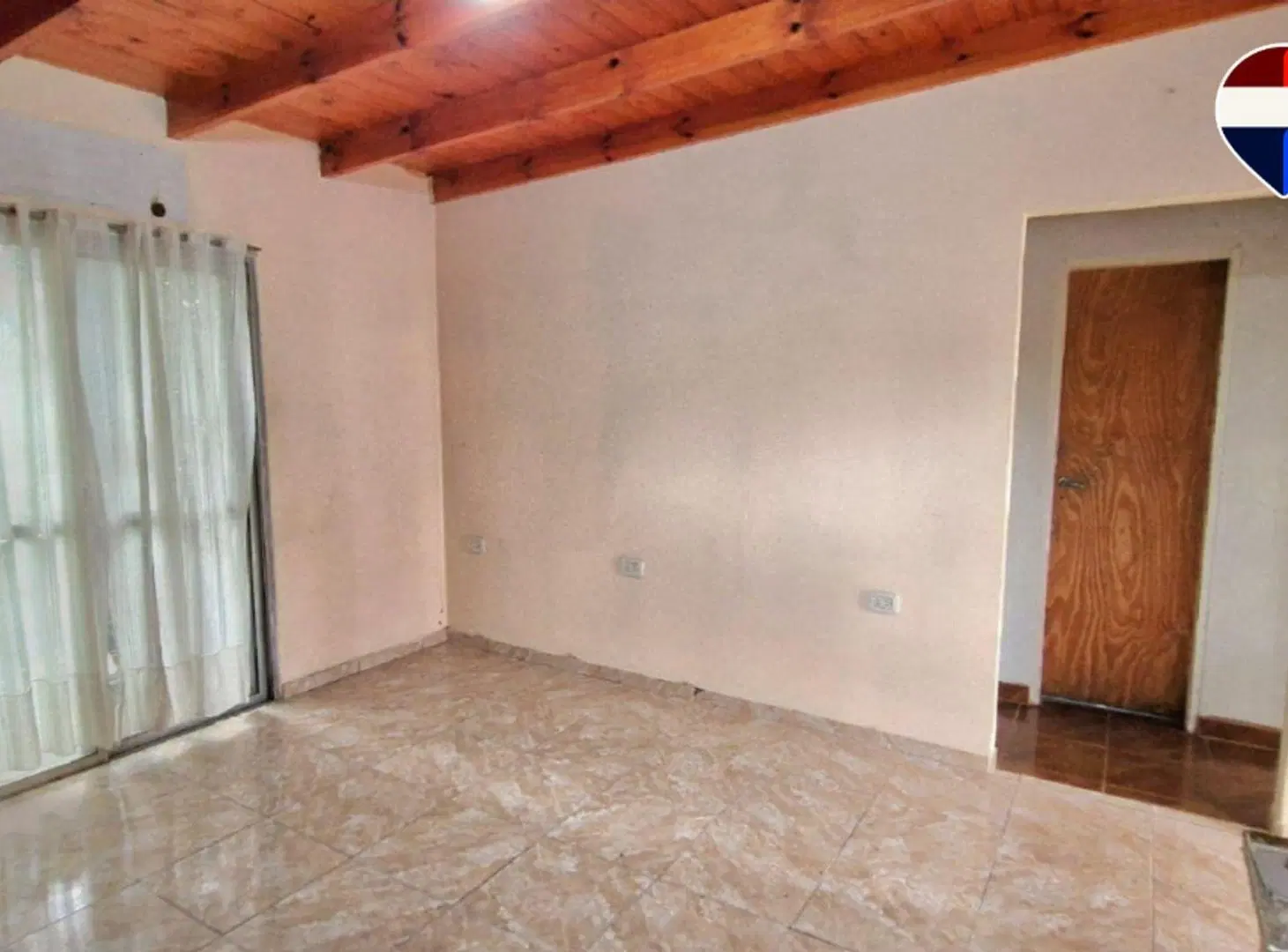 VENTA CASA MULTIFAMILIAR CON COCHERA EN 2 PLANTAS 2