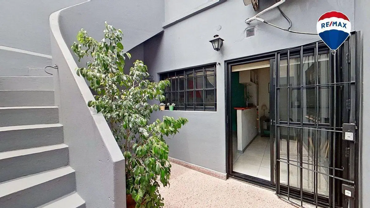 PH 3 AMB EN VENTA EN WILDE CON PATIO Y PARRILLA. 2