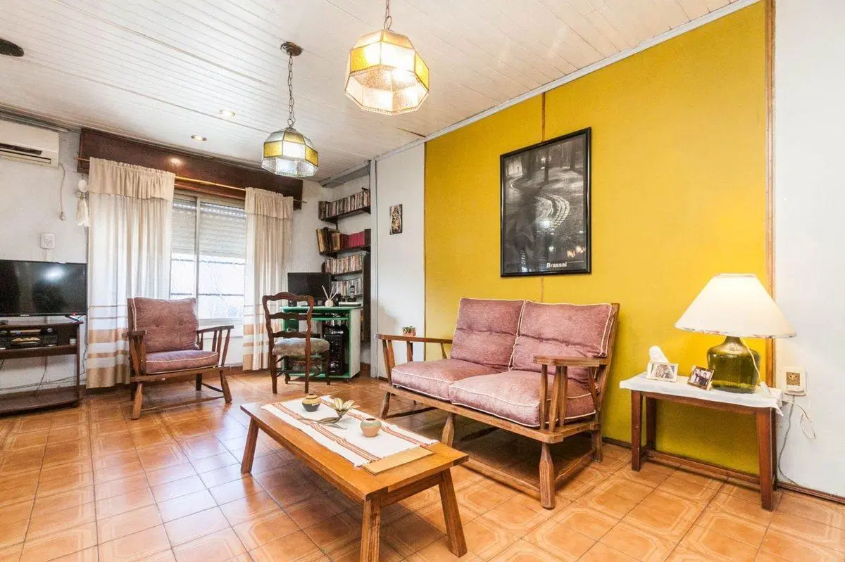 VENTA CASA MULTIFAMILIAR CON COCHERA LANUS ESTE 5