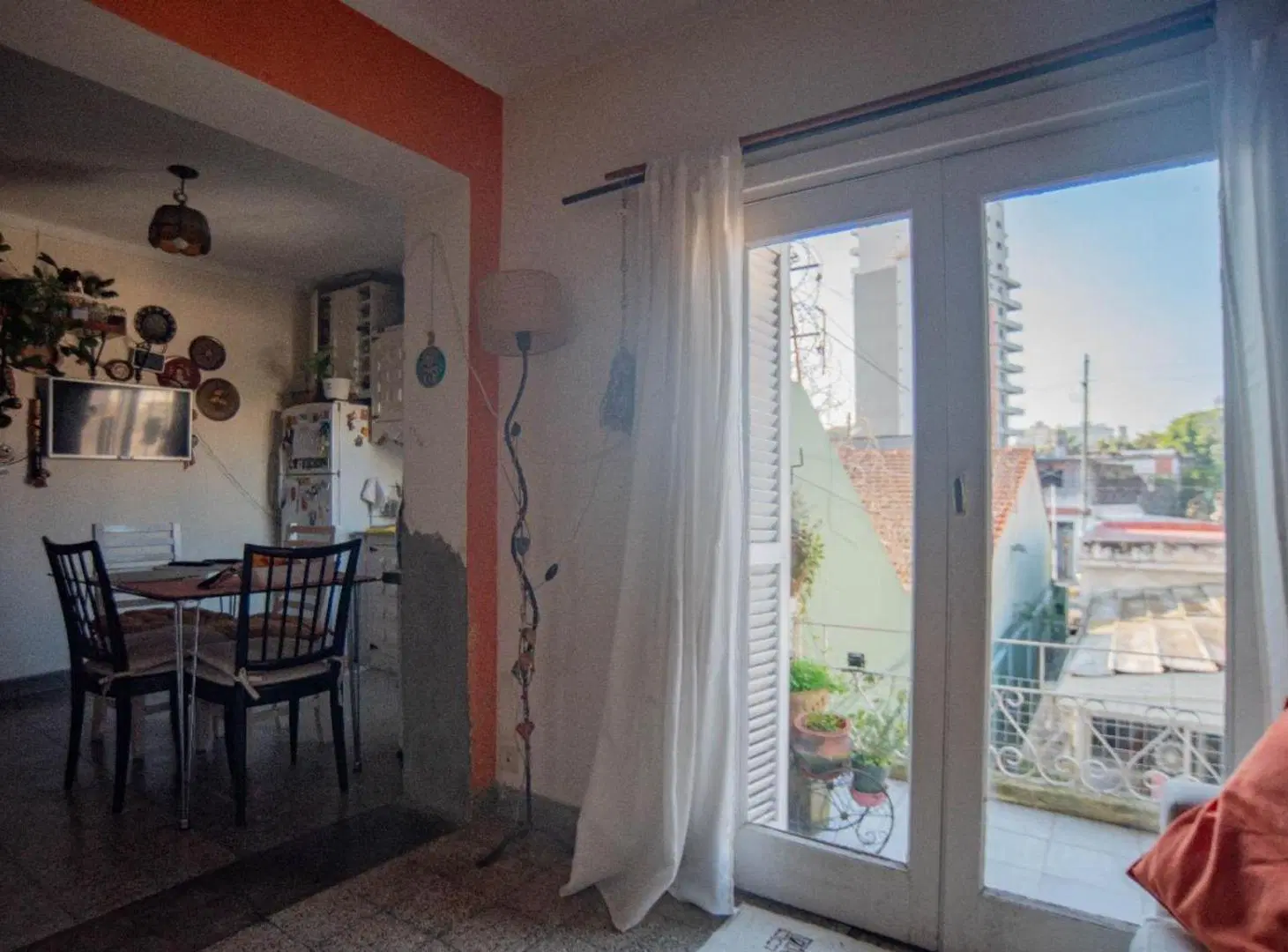 VENTA PH 2 AMBIENTES EN BERNAL CENTRO CON BALCON 2