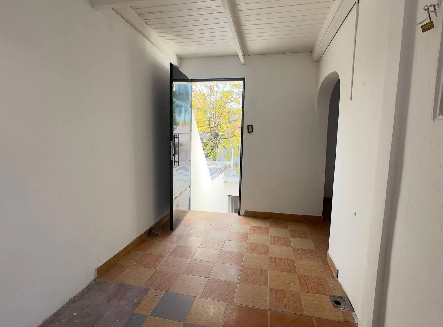 VENTA CASA MULTIFAMILIAR EN DOS PLANTAS WILDE 8