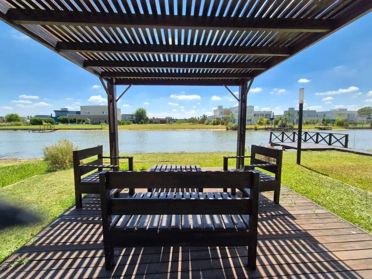 CASA 5 AMBIENTES EN VENTA EN CANNING A LA LAGUNA 3