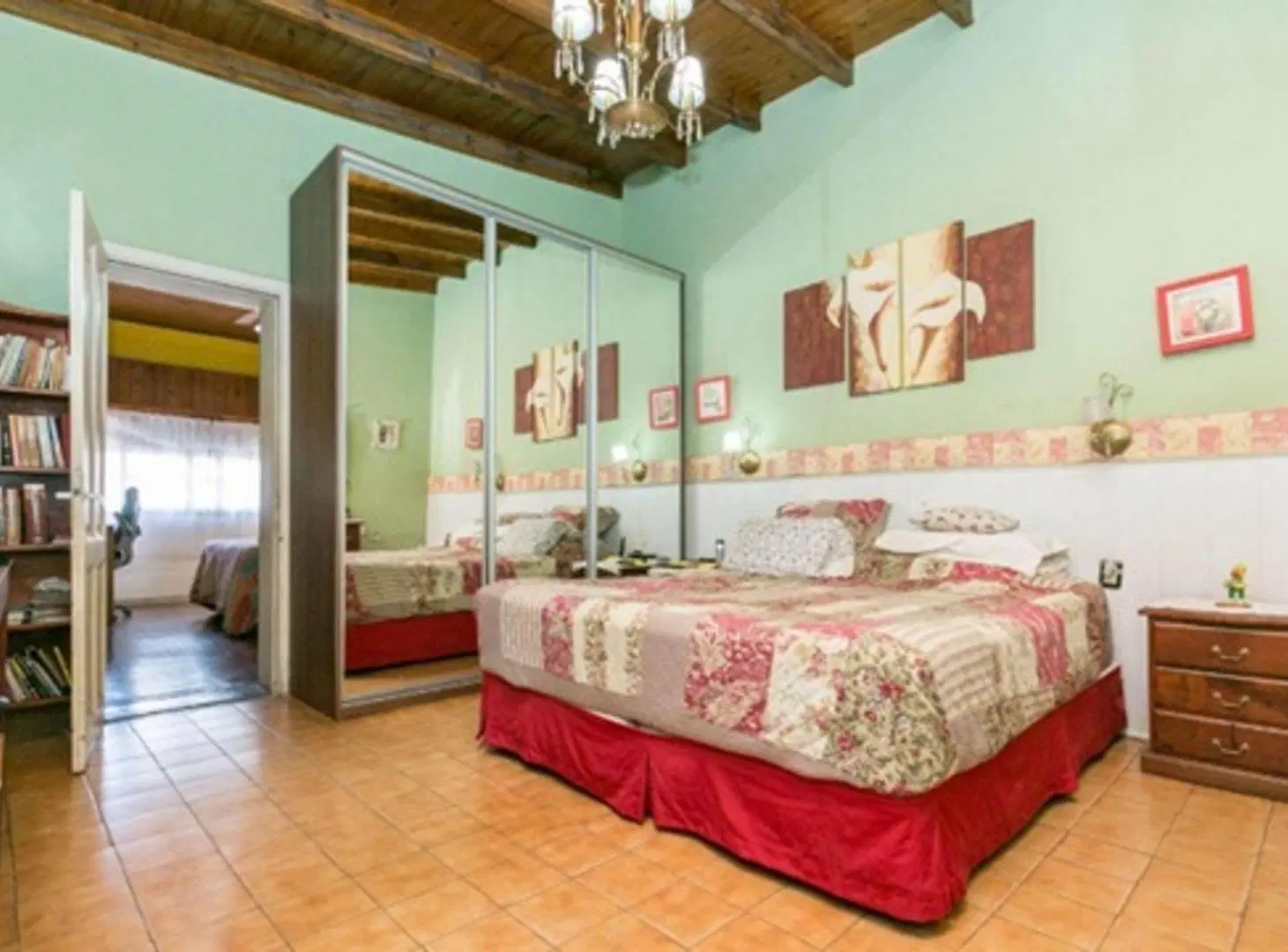 VENTA CASA 4 AMB C/PARQUE Y QUINCHO EN LANÚS 5