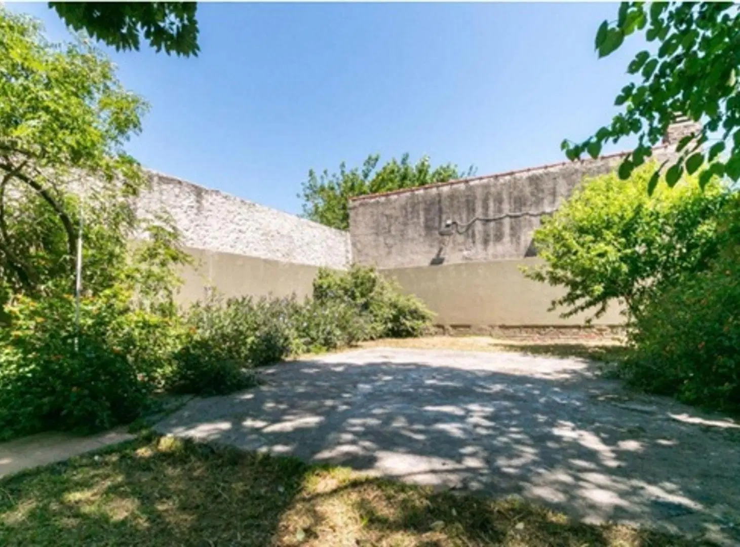 VENTA CASA 4 AMB C/PARQUE Y QUINCHO EN LANÚS 8