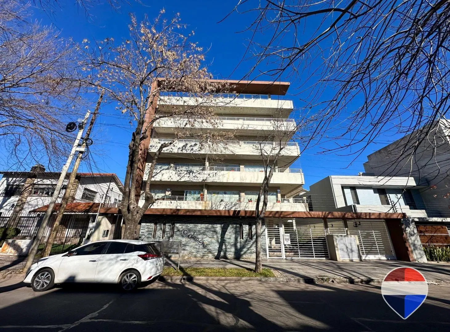 DEPARTAMENTO 2 AMBIENTES VENTA MONTE GRANDE CENTRO 3