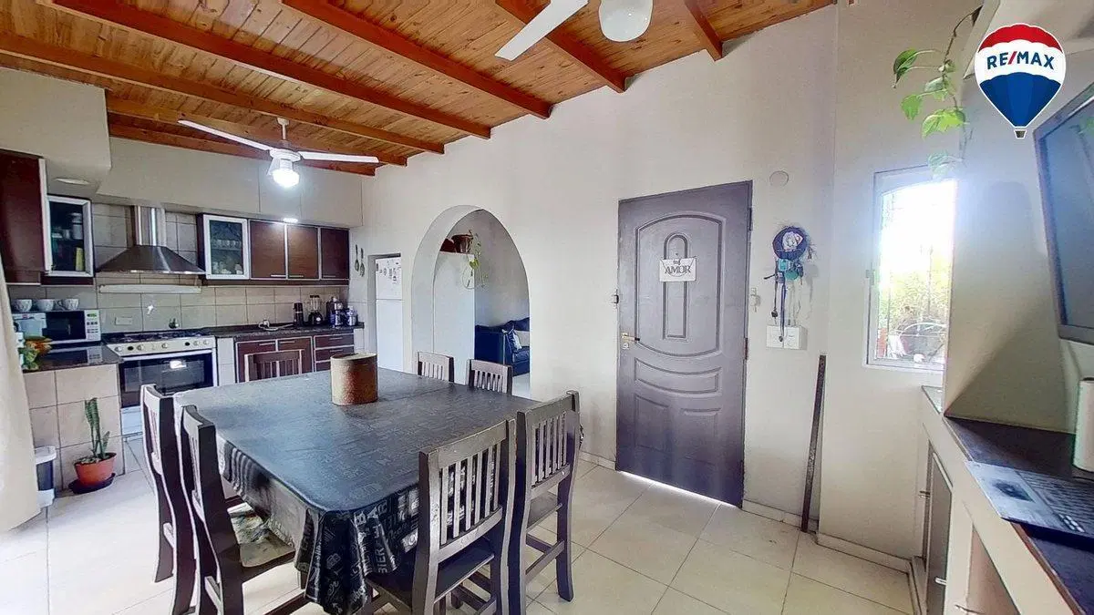 CASA 3 AMBIENTES COCHERA PILETA TEMPERLEY 5