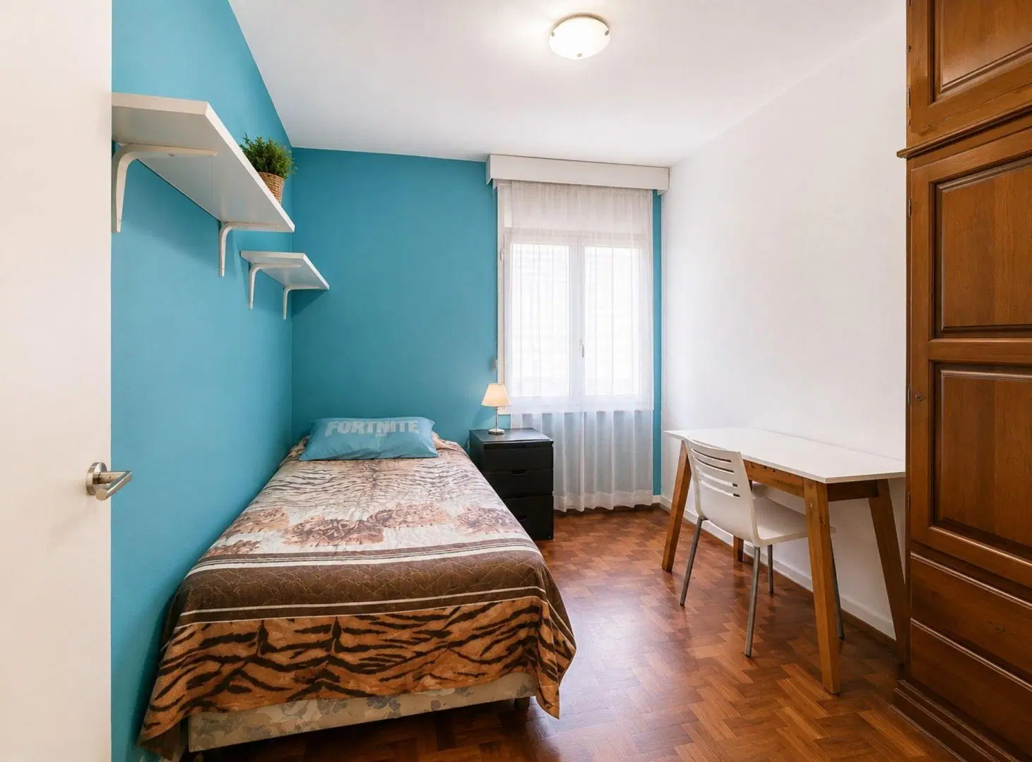 DEPARTAMENTO  4 AMBIENTES VENTA AVELLANEDA CENTRO 5