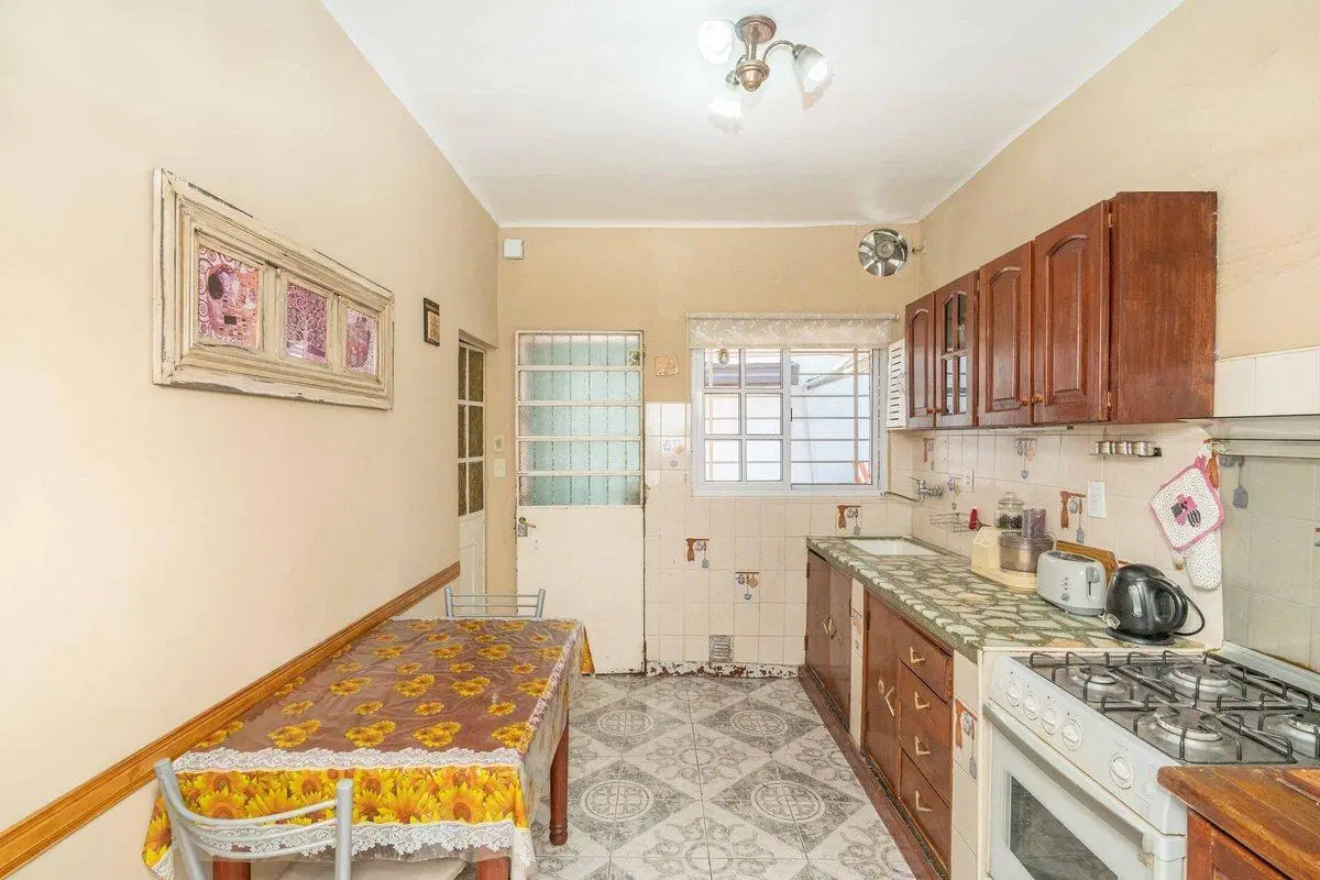 VENTA CASA 3 AMBIENTES COCHERA FLORENCIO VARELA 4