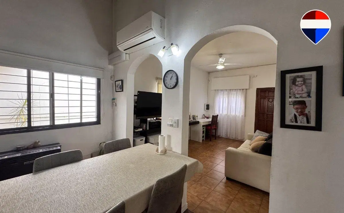 VENTA CASA 3 AMBIENTES CON JARDIN COCHERA DOBLE 4