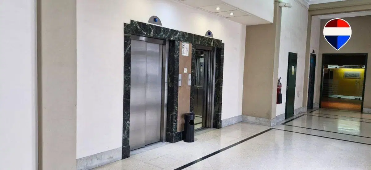 VENTA OFICINA USO COMERCIAL APTO PROFESIONAL 4