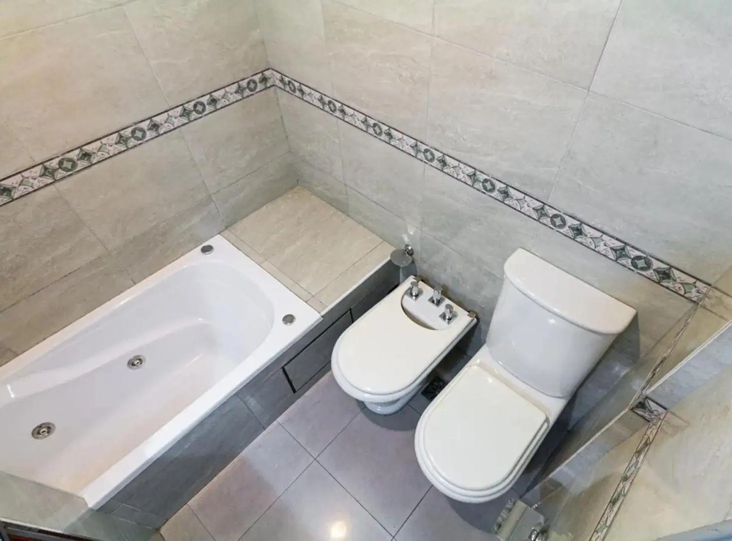 CASA EN VENTA 4 AMB CON QUINCHO Y PARUE EN QUILMES 2