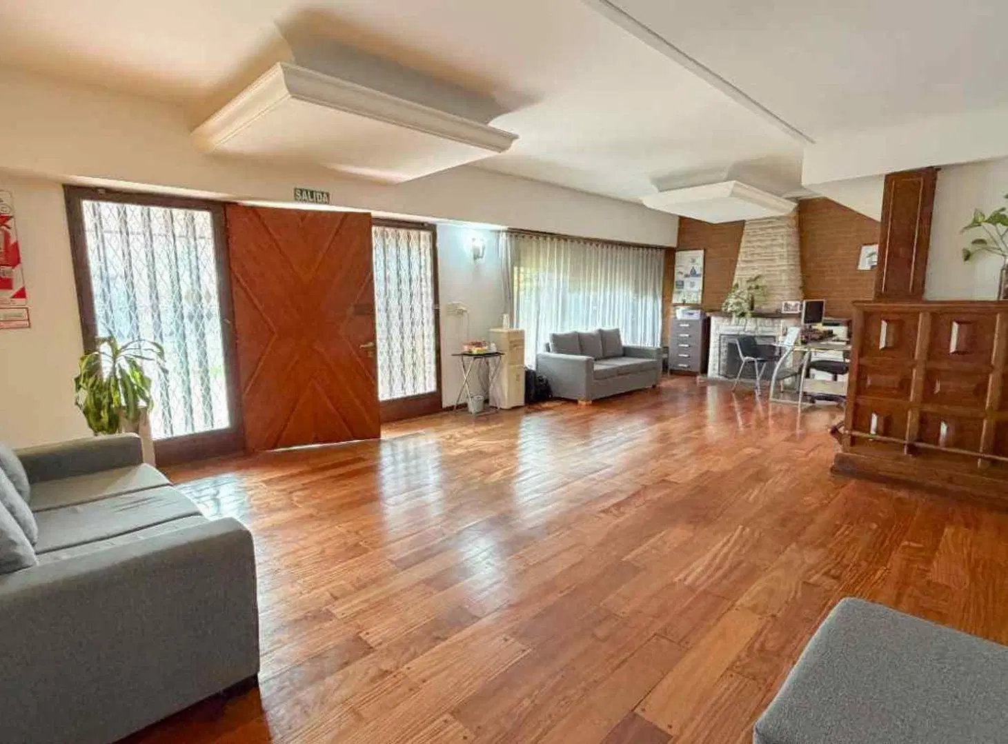 VENTA CASA 8AMB ADROGUÉ 5