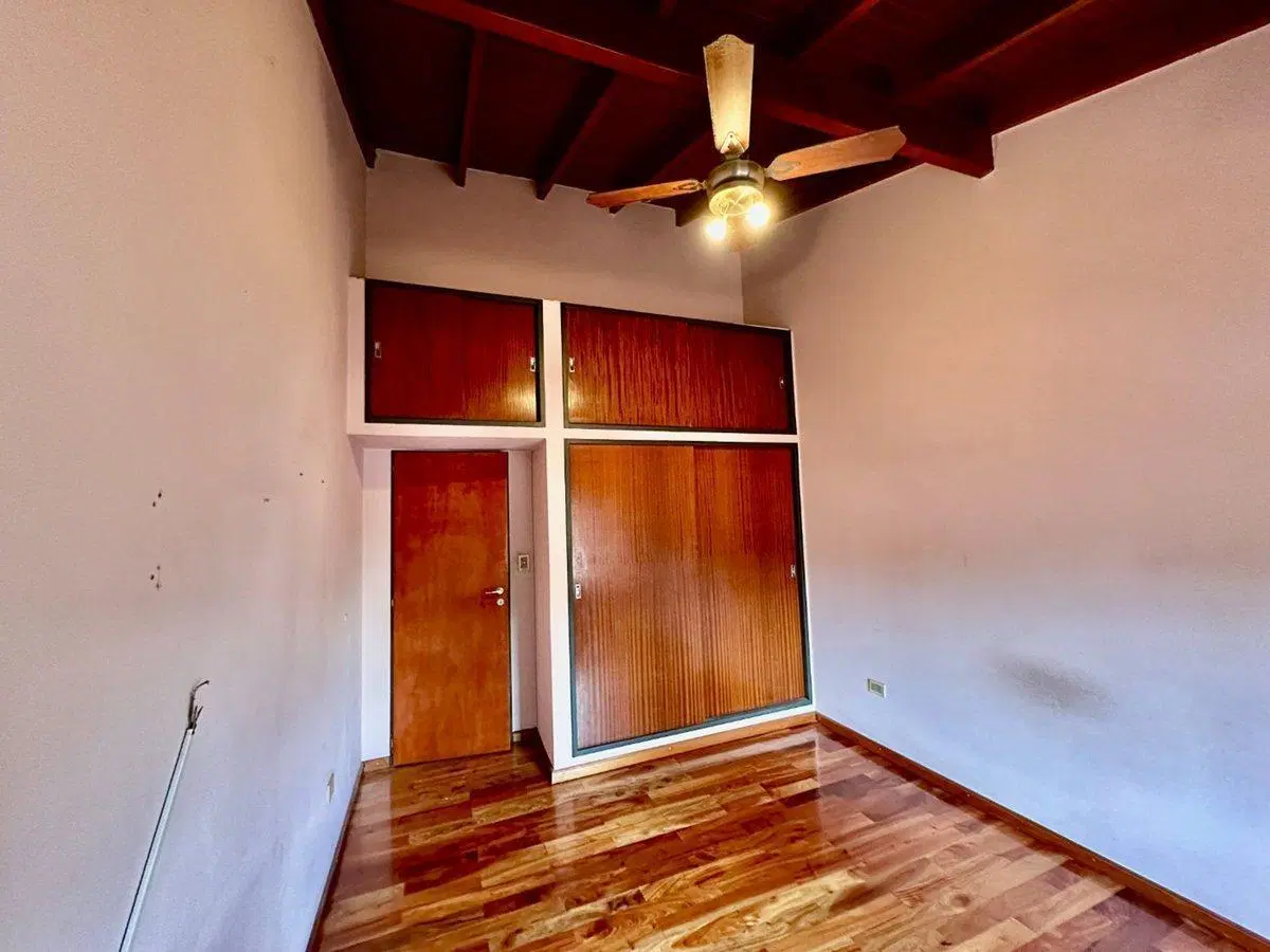 VENTA CASA 4 AMBIENTES PILETA QUINCHO COCHERA 8