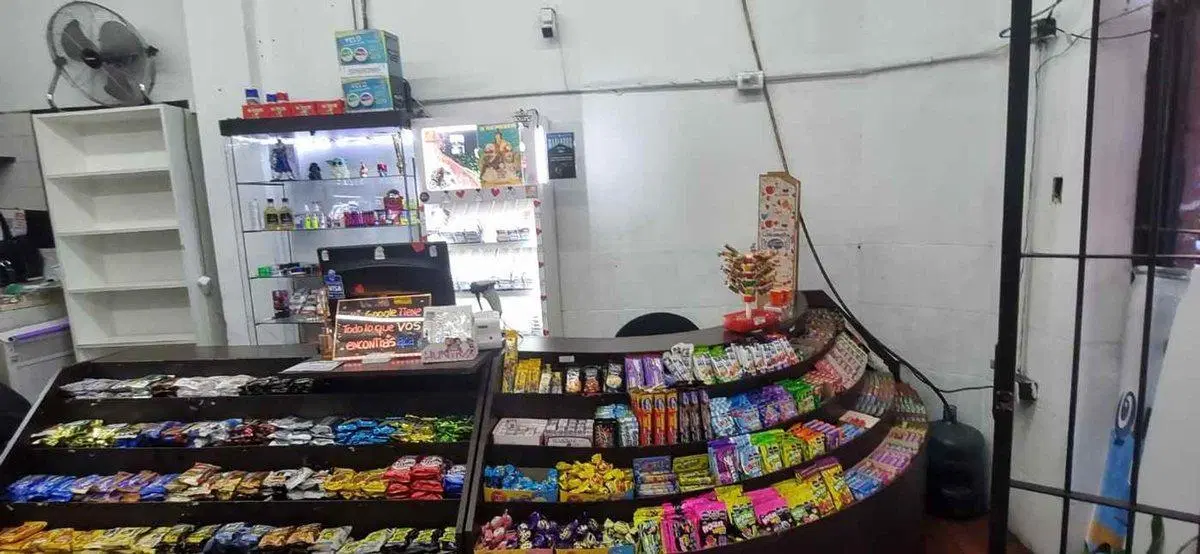 ALQUILER LOCAL COMERCIAL MONSERRAT 2