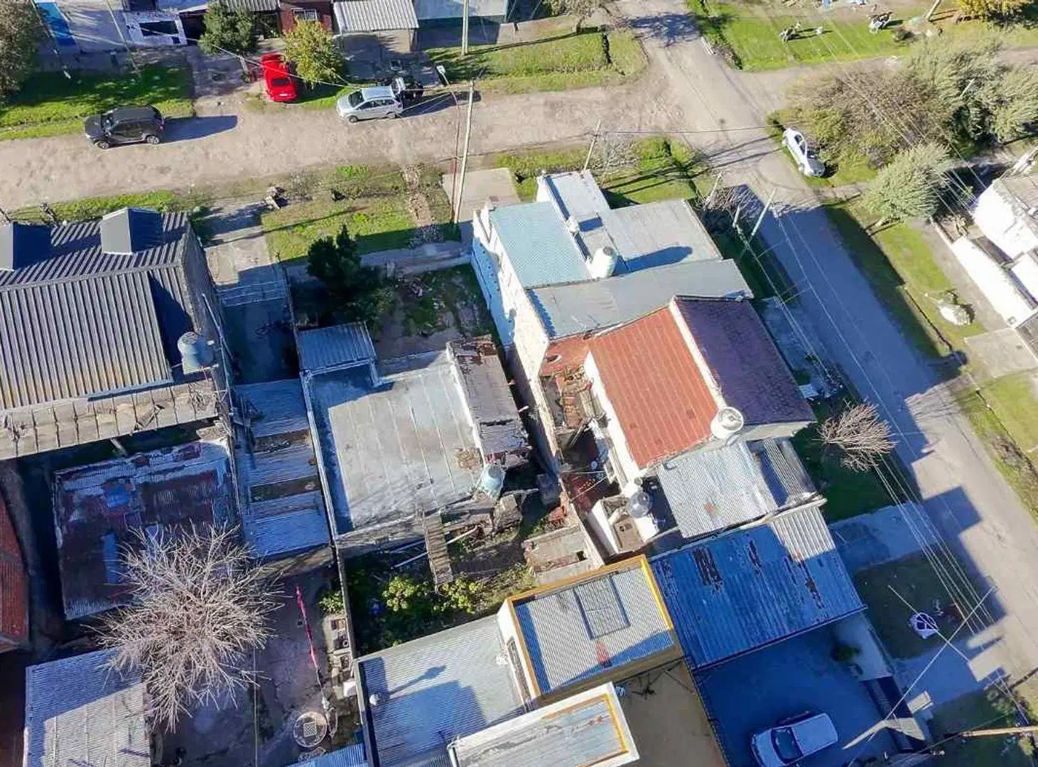 VENTA LOTE CON MEJORAS EN SAN FCO SOLANO 5