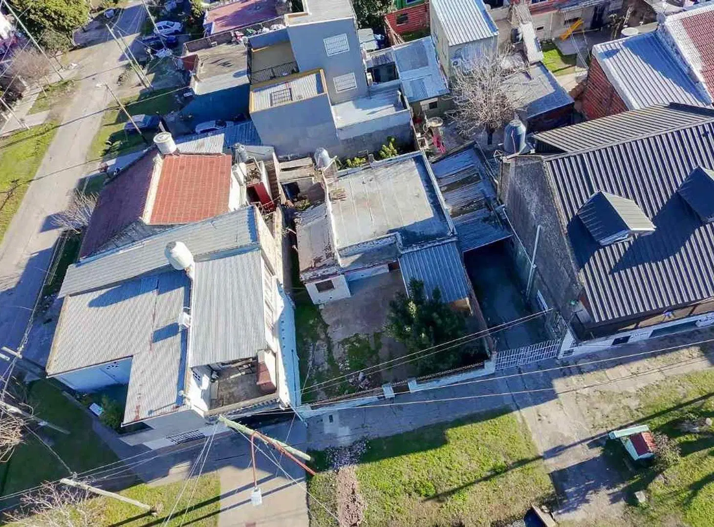 VENTA LOTE CON MEJORAS EN SAN FCO SOLANO 3