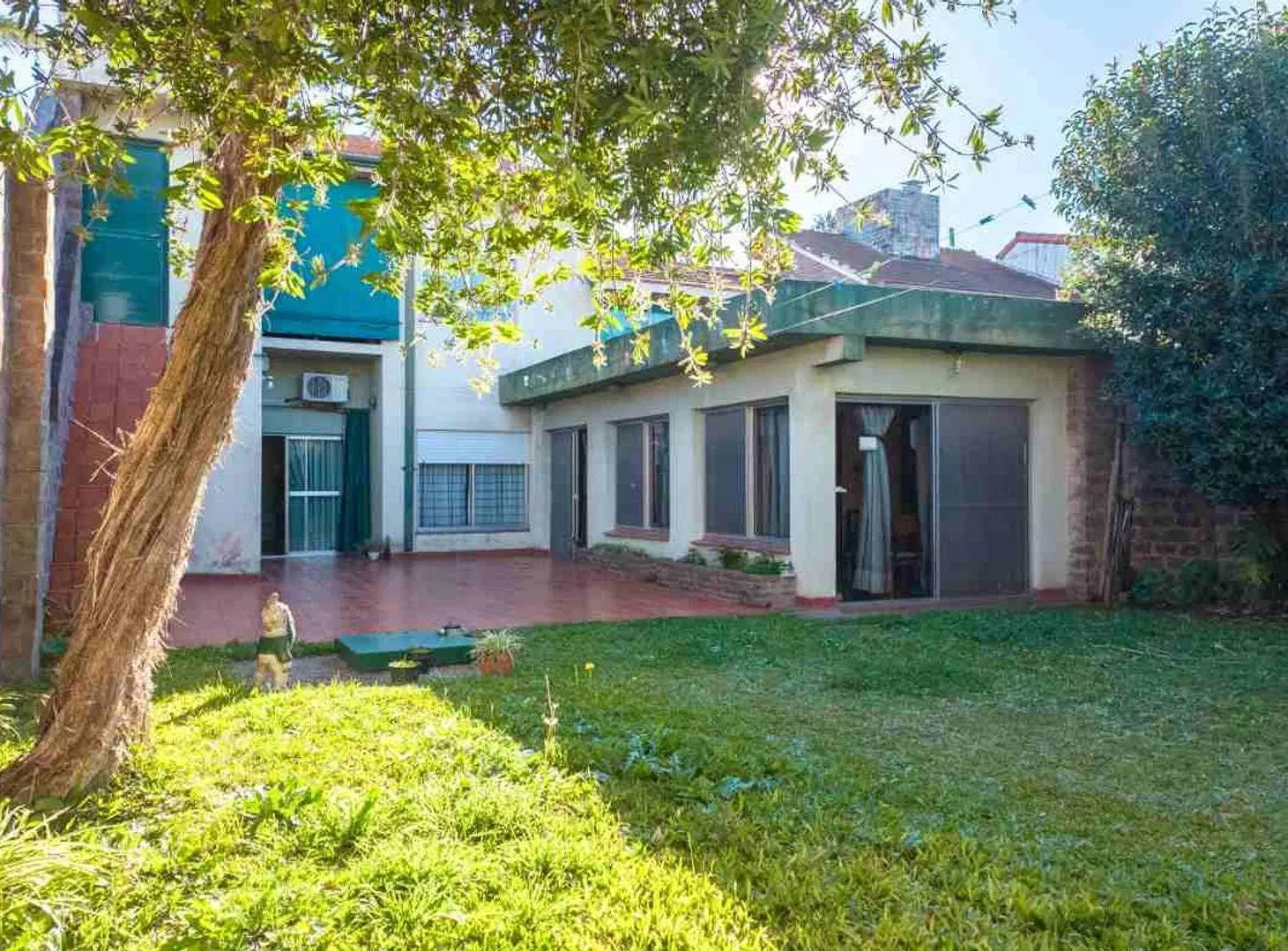 VENTA CASA MULTIFAMILIAR, COCHERA . DON BOSCO 5