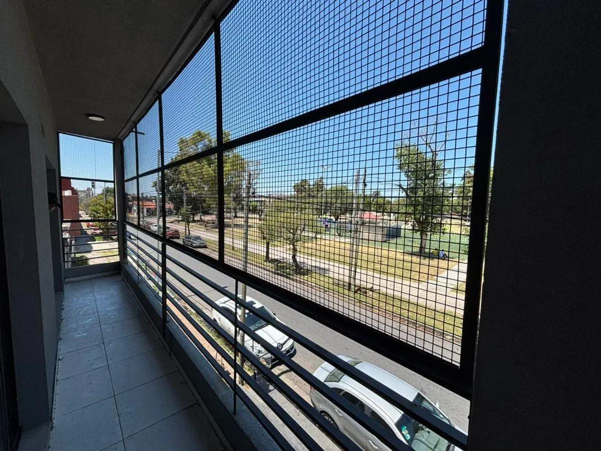 DEPTO 3 AMB CON BALCON  EN VENTA EN AVELLANEDA 8