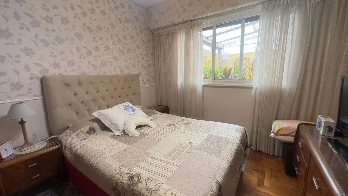 VENTA 3 AMB CON DEPENDENCIA Y PATIO AVELLANEDA 5