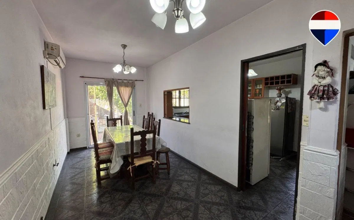 VENTA CASA CHALET EN 2 PLANTAS CON JARDIN-COCHERA 3