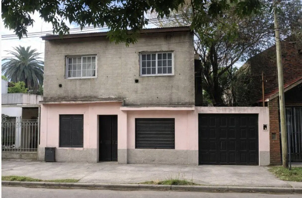 LOTE CON CASA 5 AMB EN VENTA EN BERAZATEGUI 2